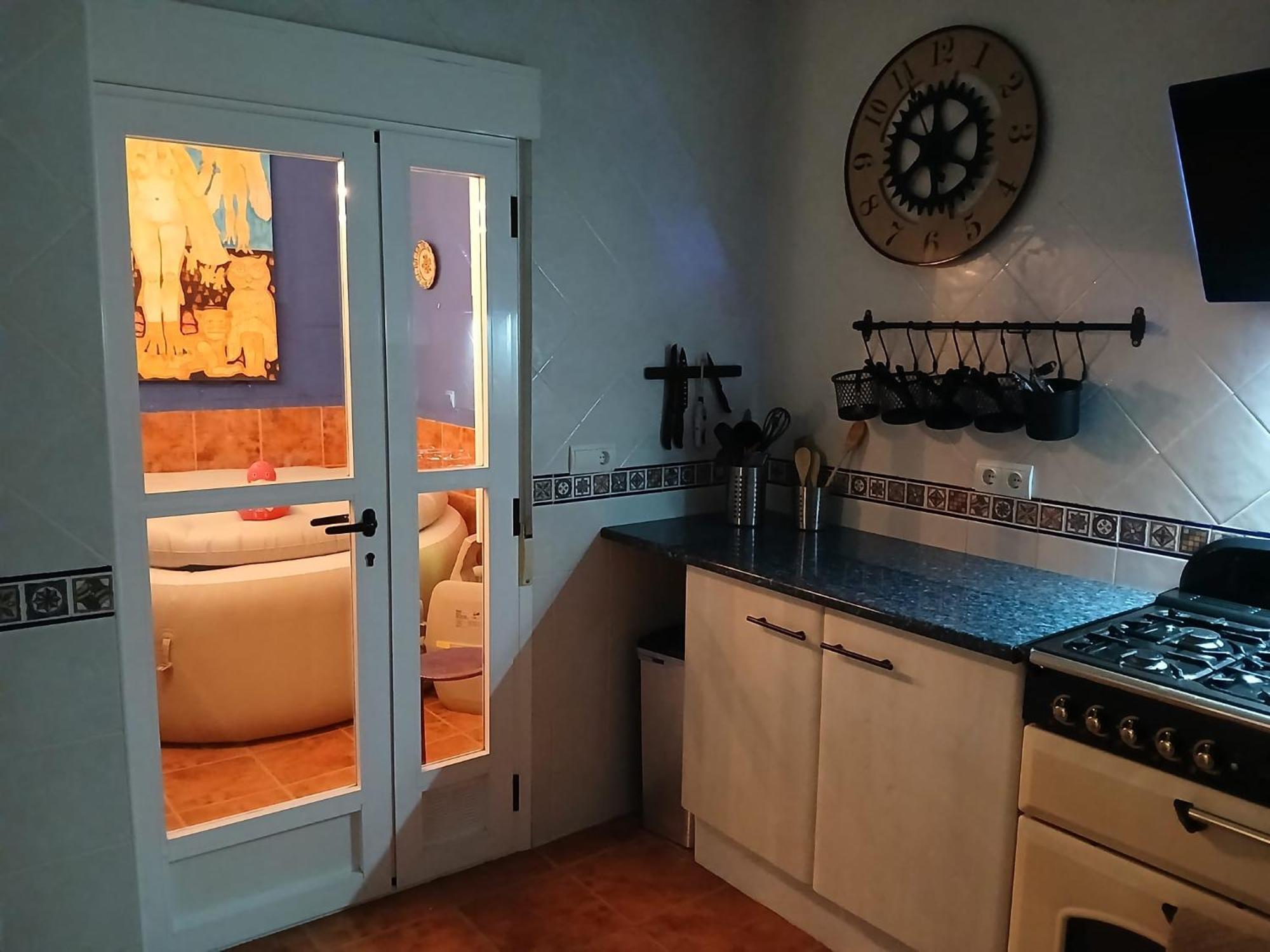The Beach Hut With Lazy Spa อาดรา ภายนอก รูปภาพ